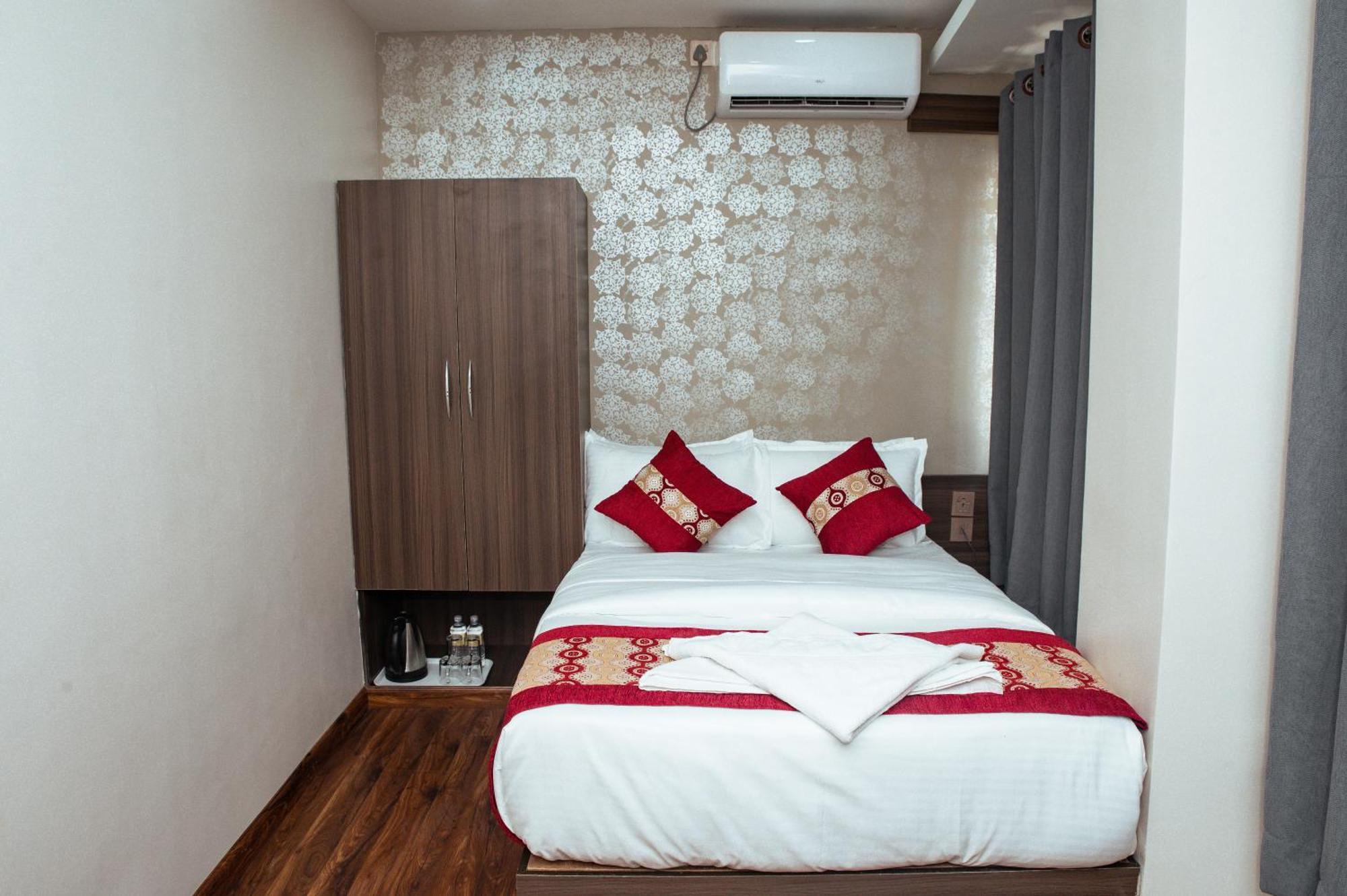 Kusum Airport Hotel Kathmandu Luaran gambar